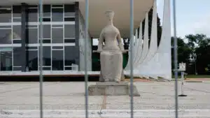 Fachada do Supremo Tribunal Federal, com a estátua da Justiça. Sérgio Lima/Poder360 14.04.2021