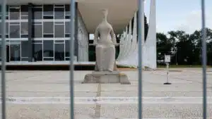 Fachada do Supremo Tribunal Federal, com a estátua da Justiça. Sérgio Lima/Poder360 14.04.2021