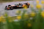 SPIELBERG (Austria), 27/06/2025.- McLaren driver Lando Norris of Britain competes in the second practice session of the Formula 1 Austrian Grand Prix in Spielberg, Austria, 27 June 2025. The 2025 Formula 1 Austrian Grand Prix is held at the Red Bull Ring racetrack on 29 June 2025. (Fórmula Uno, Reino Unido) EFE/EPA/ANNA SZILAGYI