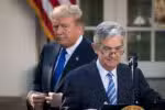 Trump acusa Powell de ser uma vergonha americana e solicita redução de juros de 2,5 pontos