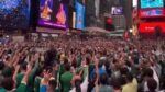 Torcida do Palmeiras invade Times Square em Nova York; veja