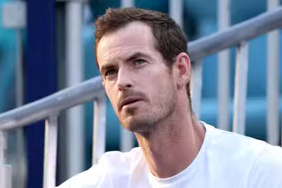 MIAMI GARDENS, FLORIDA - MARCH 27: Andy Murray of Great Britain watches Novak Djokovic of Serbia play Sebastian Korda of the United States during the Miami Open Presented by Itau at Hard Rock Stadium on March 27, 2025 in Miami Gardens, Florida. Matthew Stockman/Getty Images/AFP (Photo by MATTHEW STOCKMAN / GETTY IMAGES NORTH AMERICA / Getty Images via AFP)