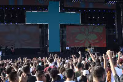 SP - SÃO PAULO/MARCHA PARA JESUS/PÚBLICO - GERAL - Multidão de fiéis durante a programação da 31ª edição da Marcha para Jesus 2023, na Praça Heróis da Força Expedicionária Brasileira, próximo ao Campo de Marte, na Zona Norte de São Paulo, na nesta quinta-feira, 08 de junho de 2023, feriado de Corpus Christi. 08/06/2023 - Foto: TIAGO QUEIROZ/ESTADÃO CONTEÚDO