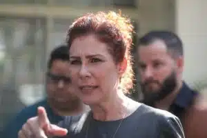 SP - CARLA ZAMBELLI/STF/CNJ/INVASÃO/PRISÃO/CONDENAÇÃO - POLÍTICA - A deputada federal Carla Zambelli (PL-    SP) participa uma coletiva de imprensa     na sede de seu partido no bairro de     Moema, na zona sul da cidade de São     Paulo, na tarde desta quinta-feira, 15     de maio de 2025, na presença de seu     advogado Daniel Bialski. Por     unanimidade, a Primeira Turma do     Supremo Tribunal Federal (STF) decidiu     nesta quarta-feira, 14, condenar a     parlamentar a dez anos de prisão por     coordenar invasão aos sistemas do     Conselho Nacional de Justiça (CNJ) em     2023. Zambelli deve iniciar o     cumprimento da reclusão em regime     fechado, estabeleceram os ministros.     Pela Lei da Ficha Limpa, ela também     fica inelegível e não pode concorrer em     eleições por oito anos.    15/05/2025 - Foto: FELIPE RAU/ESTADÃO CONTEÚDO