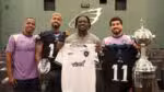 Botafogo recebe estrela da NFL em preparação no centro de treinamento dos Eagles