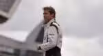 O modelo F1 oferece aos espectadores a oportunidade de ocupar o box junto com o piloto, em uma narrativa de reinvenção