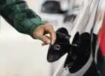 É possível verificar a validade da gasolina e como evitar perdas com o veículo parado