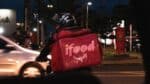 iFood lança programa oferecendo isenção de taxas e bônus aos entregadores