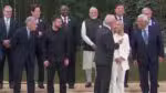 Lula recebe atenção em foto oficial do grupo G7