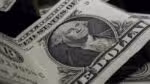 Dólar registra queda com IOF e planos de Trump para o Federal Reserve
