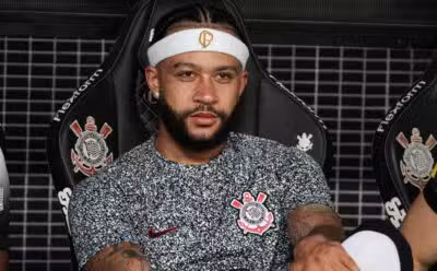SP - PAULISTÃO/CORINTHIANS X VELO CLUBE - ESPORTES - O jogador holandês Memphis Depay, do Corinthians, durante a partida contra o Velo Clube, válida pelo Campeonato Paulista, realizada na Neo Quimica Arena, na zona leste de São Paulo, neste domingo, 19. 19/01/2025 - Foto: PETER LEONE/O FOTOGRÁFICO/ESTADÃO CONTEÚDO