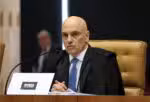 O ministro Alexandre de Moraes afirma que Eduardo Bolsonaro intensificou condutas ilegais, e o Supremo Tribunal Federal avança no cerco ao asilo político de Bolsonaro