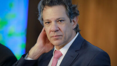O Ministro Fernando Haddad (Fazenda) e o vice-presidente e ministro do Desenvolvimento, Indústria, Comércio e Serviços (MDIC), Geraldo Alckmin realizar nesta quinta-feira, 10, cerimônia para regulamentação do programa Mobilidade Verde e Inovação (Mover), referente ao IPI Verde e à criação do programa Carro Sustentável. | Sérgio Lima/Poder360 - 10.jul.2025