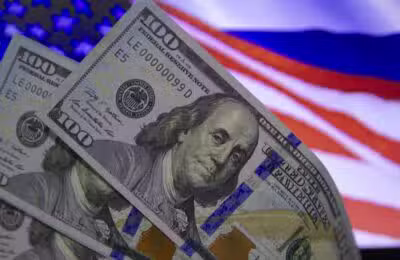 SP - MERCADO/DÓLAR - ECONOMIA - Imagem produzida ilustrativa para a alta do dólar. O dólar à vista ganhou força ao longo da tarde e encerrou a sessão desta terça-feira, 24, em alta de 0,29%, a R$ 5,5189, após máxima a R$ 5,5239. No exterior, a moeda americana recuou tanto frente a divisas fortes quanto emergentes, em dia marcado pela retomada do apetite ao risco com a diminuição das tensões no Oriente Médio. 24/06/2025 - Foto: ADRIANA TOFFETTI/ATO PRESS/ESTADÃO CONTEÚDO