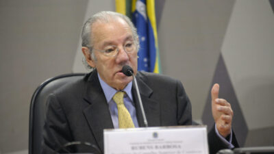Comissão de Relações Exteriores e Defesa Nacional (CRE) realiza audiência interativa sobre o cenário internacional a partir da eleição de Donald Trump. Logo depois, análise de 3 itens. Entre eles, o PDL 80/2016, que aprova Tratado entre Brasil e Bélgica sobre Auxílio Jurídico Mútuo em Matéria Penal, assinado em 2009. Em pronunciamento, presidente do Conselho Superior de Comércio Exterior da FIESP, Rubens Barbosa. Foto: Pedro França/Agência Senado