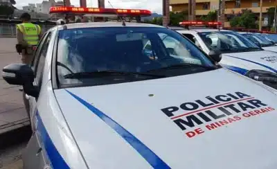 Mulher sequestra homem junto com jovens armados após encontro simulado Mulher sequestra homem junto com jovens armados após encontro simulado