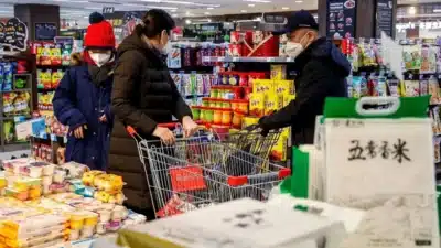 Comissão de Preços da China registra queda de 0,4% no comparativo anual de agosto, acima do projetado Comissão de Preços da China registra queda de 0,4% no comparativo anual de agosto, acima do projetado