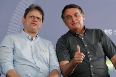 Tarcísio solicita a Moraes permissão para visitar Bolsonaro em Brasília Tarcísio solicita a Moraes permissão para visitar Bolsonaro em Brasília