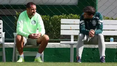 Assistente detalha viagem de Abel Ferreira a Portugal como segredo
