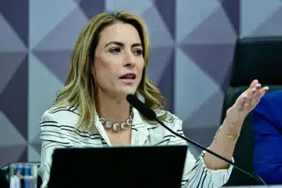 A PF realiza operação contra assédio e violência política direcionada à senadora e deputada