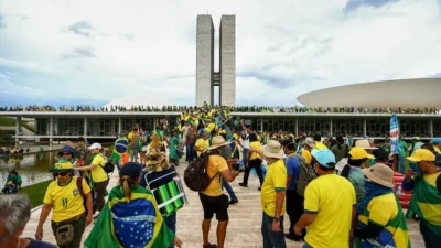 Anistia “light”: entenda proposta que impede Bolsonaro de perdão por 8/1 Anistia “light”: entenda proposta que impede Bolsonaro de perdão por 8/1