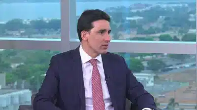 Nova medida sobre atividades comerciais em aeroportos deve captar R$ 5 bilhões Nova medida sobre atividades comerciais em aeroportos deve captar R$ 5 bilhões
