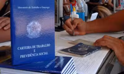 Executivo dará avisos a 80 mil empresas para regularizar o FGTS de trabalhadores informais Executivo dará avisos a 80 mil empresas para regularizar o FGTS de trabalhadores informais