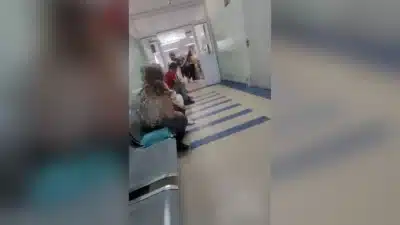 Mulher detida por injúria racial após agressão a enfermeira em unidade de saúde do ABC Mulher detida por injúria racial após agressão a enfermeira em unidade de saúde do ABC