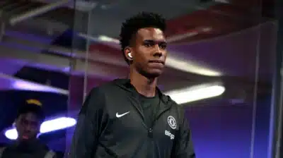 Estêvão não tem ligação com o Chelsea, e a torcida sente falta dele Estêvão não tem ligação com o Chelsea, e a torcida sente falta dele