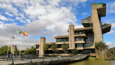A prefeitura de Sorocaba remove a exigência de porte de arma em edital