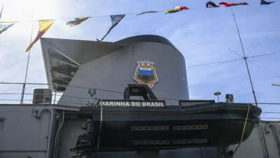 Almirante defende a necessidade de um sistema de monitoramento das áreas marítimas fronteiriças Almirante defende a necessidade de um sistema de monitoramento das áreas marítimas fronteiriças