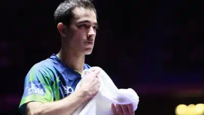 Hugo Calderano apresenta dificuldades com a língua chinesa e conquista a medalha de prata no WTT de Macau Hugo Calderano apresenta dificuldades com a língua chinesa e conquista a medalha de prata no WTT de Macau