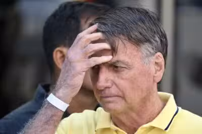 MP solicita a interrupção do pagamento de salários a Bolsonaro e outros militares com condenações MP solicita a interrupção do pagamento de salários a Bolsonaro e outros militares com condenações