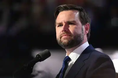 JD Vance presta homenagem a ativista pró-Trump, assassinada