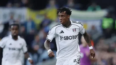 Ex-jogador do Palmeiras faz transferência milionária e estreia na Premier League Ex-jogador do Palmeiras faz transferência milionária e estreia na Premier League