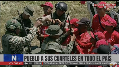 O governo venezuelano inicia o treinamento de cidadãos em quartéis militares para o emprego de armas O governo venezuelano inicia o treinamento de cidadãos em quartéis militares para o emprego de armas