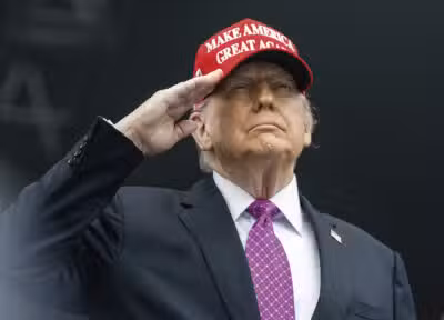 Trump lança ação judicial de 15 bilhões de dólares contra o “New York Times” Trump lança ação judicial de 15 bilhões de dólares contra o “New York Times”