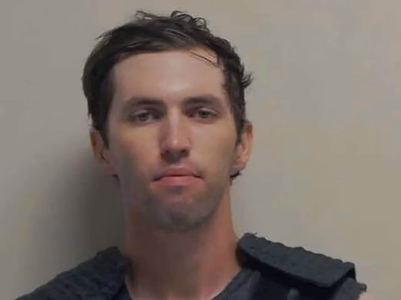 A polícia, com a ajuda do pai da vítima, conseguiu identificar o suspeito envolvido no crime que ceifou a vida de Charlie Kirk