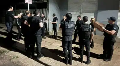 Homens são presos em operação pela prática de fraudes que resultaram em desvio de mais de R$1 milhão Homens são presos em operação pela prática de fraudes que resultaram em desvio de mais de R$1 milhão