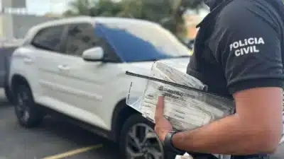 Mulher detida em operação de fraude com emissão e venda de laudos médicos Mulher detida em operação de fraude com emissão e venda de laudos médicos