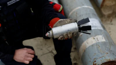 Grupo afirma que bombas de fragmentação ceifaram a vida de mais de 1.200 civis na Ucrânia Grupo afirma que bombas de fragmentação ceifaram a vida de mais de 1.200 civis na Ucrânia