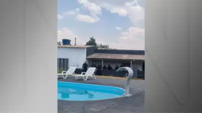 Menor é mantida sob custódia e sofre violência sexual após ser levada para a propriedade rural Menor é mantida sob custódia e sofre violência sexual após ser levada para a propriedade rural