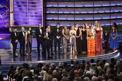 Emmy 2025: Entenda o motivo dos discursos de vencedores serem concisos Emmy 2025: Entenda o motivo dos discursos de vencedores serem concisos