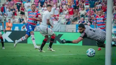 Fortaleza vence Vitória na estreia de Palermo e reencontra o gosto da vitória Fortaleza vence Vitória na estreia de Palermo e reencontra o gosto da vitória