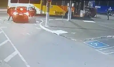 Ex-delegado foi assassinado por tiro de fuzil na região costeira; veículo perdeu o controle