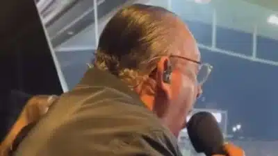 Galvão Bueno critica Neto durante transmissão de gol do Corinthians; assista ao vídeo Galvão Bueno critica Neto durante transmissão de gol do Corinthians; assista ao vídeo