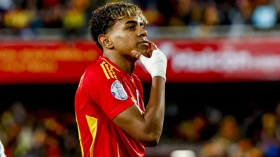 Técnico do Barcelona questiona a preparação da seleção espanhola devido à lesão de Lamine Yamal