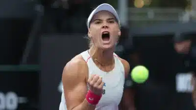 Laura Pigossi conquista disputa de mais de duas horas e se classifica para as oitavas de final