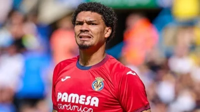 Goleiro brasileiro erra e marca gol próprio na Liga dos Campeões; confira
