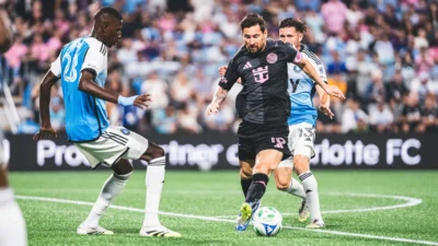 Lionel Messi erra cobrança de pênalti com efeito em jogo da MLS; confira o momento Lionel Messi erra cobrança de pênalti com efeito em jogo da MLS; confira o momento